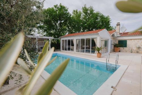 Fairy of Velebit - Countryside House with Heated Pool & Organic Garden near Zadar
