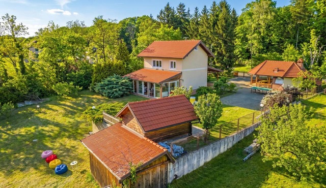 Family Friendly Green Garden Retreat, Velika Buna, Croatia