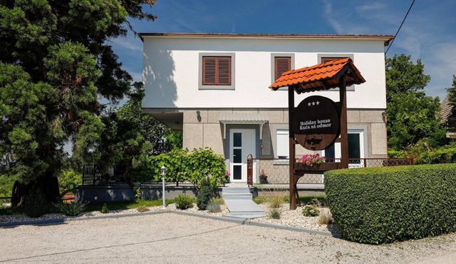 Family-friendly house with hot tub Jastrebarsko, Prigorje (K-20705)