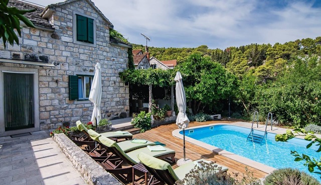 Family friendly house with a swimming pool Dol, Brač (K-25954)