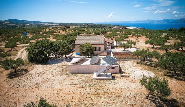 Family friendly house with a swimming pool Pučišća, Brač (K-21499)