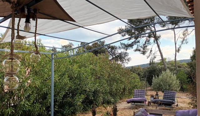 Family villa with garden close to all amenities