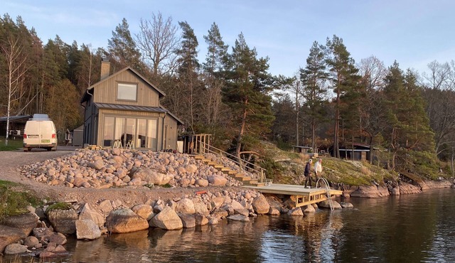 Fantastic location next to Lake Sommen