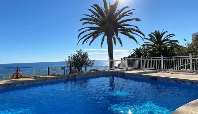 First line, sea view from terrace, pool, garden, city central & 15m to beach!