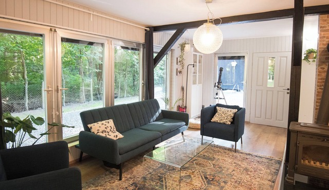 Forest Cabin Nest-Family Retreat for 7 with Sauna & Hot tub