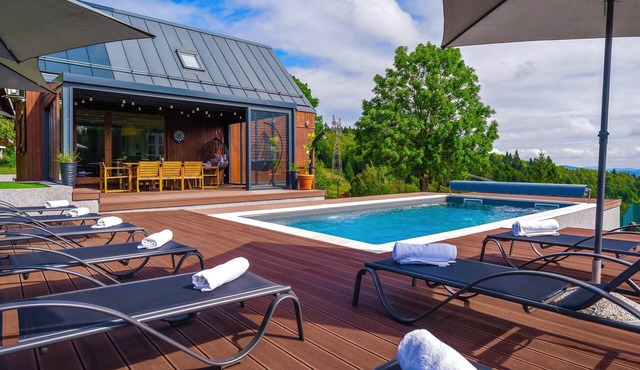 Forest home with pool, sauna, and jacuzzi in the heart of Gorski Kotar.