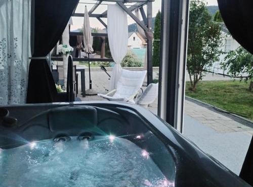 ForRest Spa Apartment - Private Jacuzzi & Sauna
