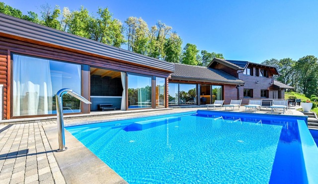 Four-Bedroom holiday home