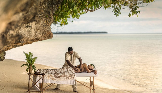 Four Seasons Explorer, Palau - Cruising Resort