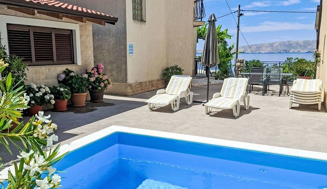 Gesamte Wohnung mit Terrasse und Meerblick by Interhome