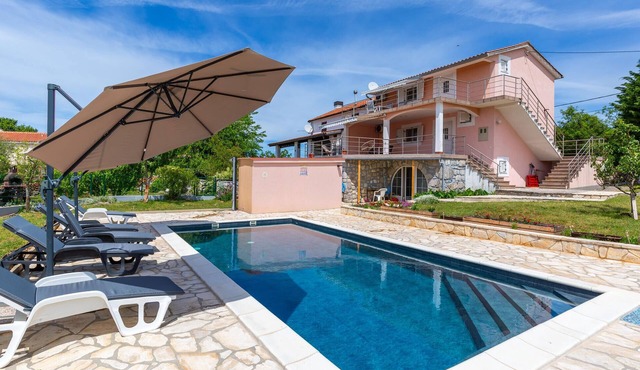 Gorgeous apartment in Malinska with swimming pool
