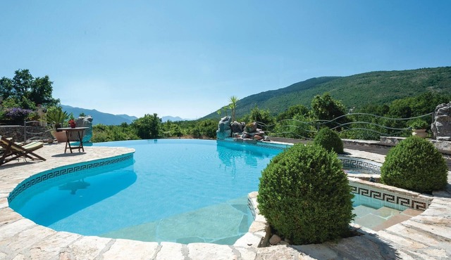 Gorgeous home in Grabovac with sauna