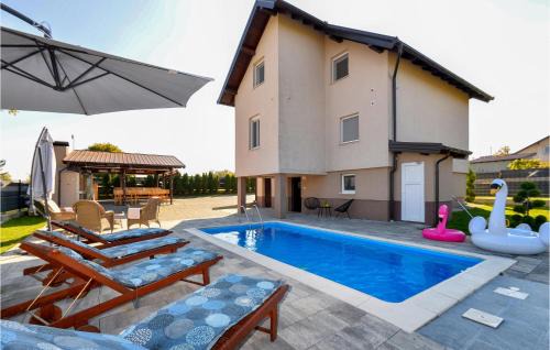 Gorgeous Home In Gracec With Sauna
