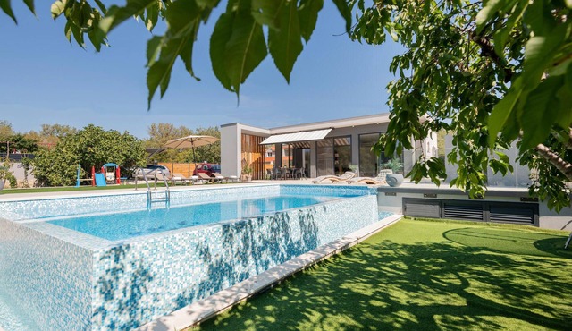 Gorgeous home in Katuni