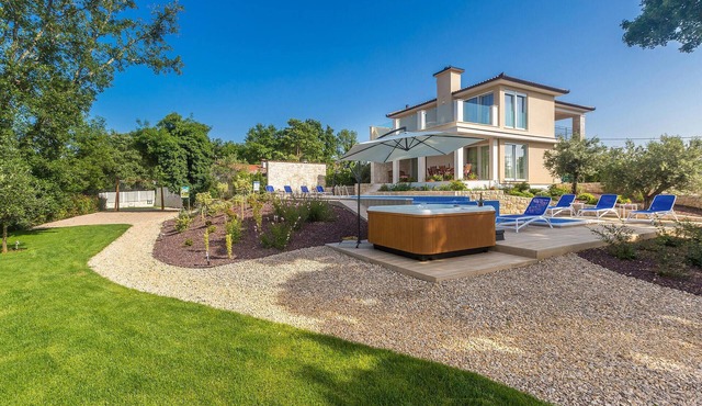 Gorgeous home in Malinska with sauna
