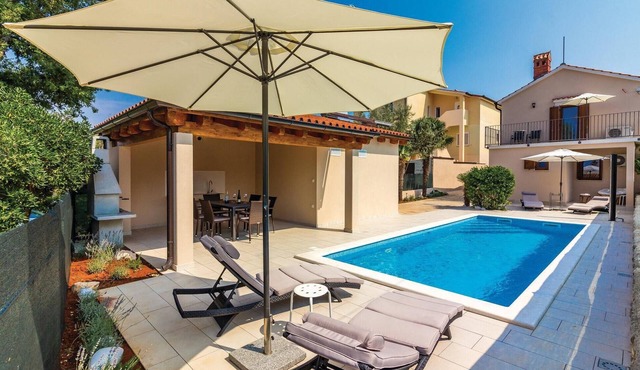 Gorgeous home in Medulin
