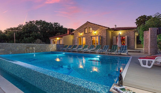 Gorgeous home in Medulin