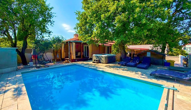 Gorgeous home in Pula with WiFi