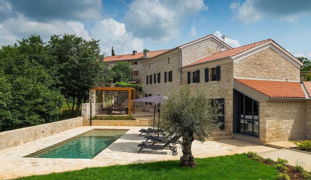 Gorgeous home in Svetvincenat