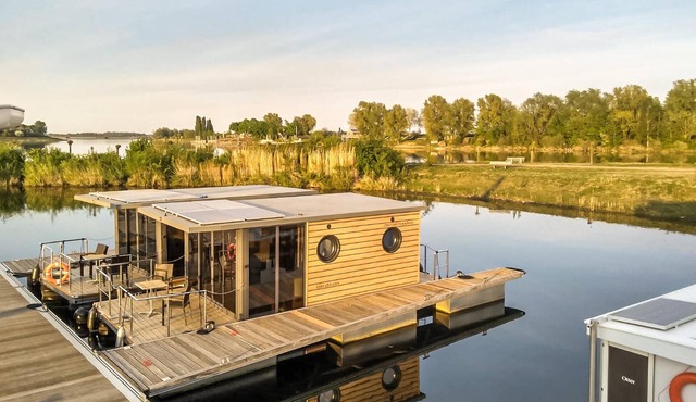 Gorgeous ship in Ophoven with lake view