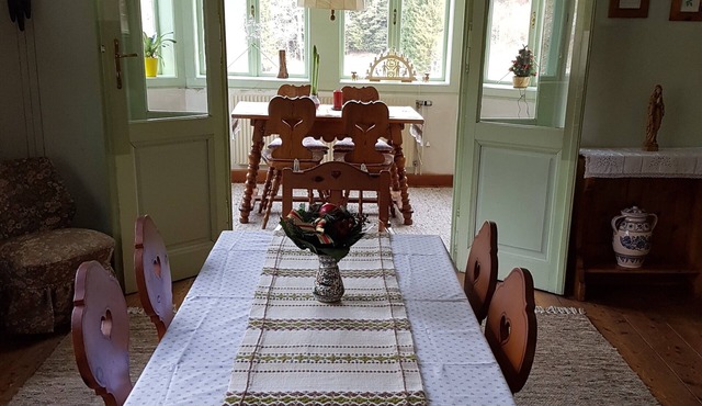große Villa (ca.300qm) auf fast 1000 Meter Seehöhe