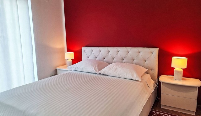 Große Wohnung in Pješčana Uvala mit Eigenem Balk by Interhome