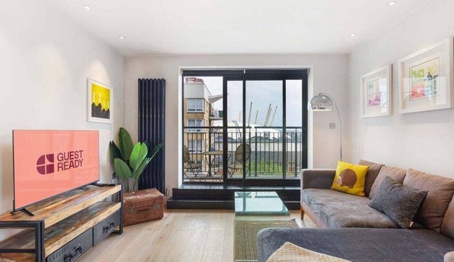 GuestReady - Modern stay with Balcony in London