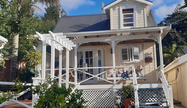 HARBOUR VIEW COTTAGE BOUTIQUE B&B