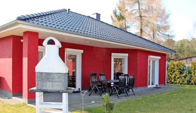 Haus Nordwind - red holiday home