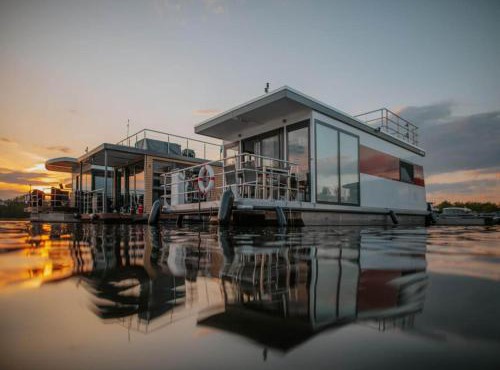 Havel River Houseboat