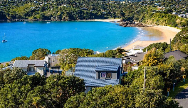Headland Views Oneroa -Oneroa Coastal Home