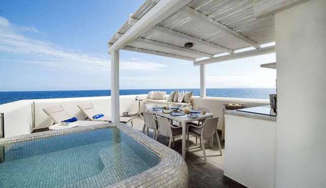 Hiera - Two Bedroom Villa, Sleeps 4