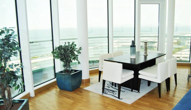 High Floor Apartment in Tower with Panoramic Balcony Over Rio EXPO09