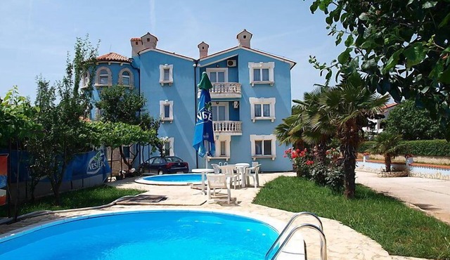 Hilde Blue by Interhome
