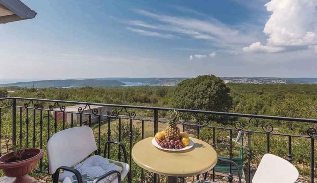 Holiday apartment with gallery and terrace
