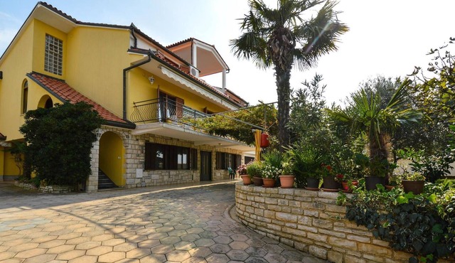 Holiday apartment with air conditioning