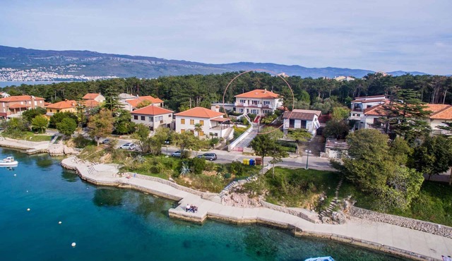 Holiday apartment 20 m from the beach