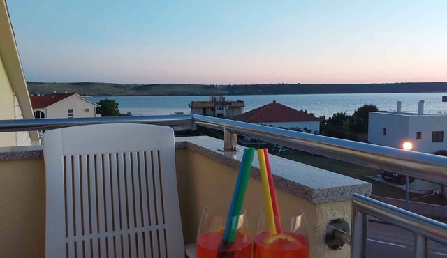 Holiday apartment 80 m from the sandy beach