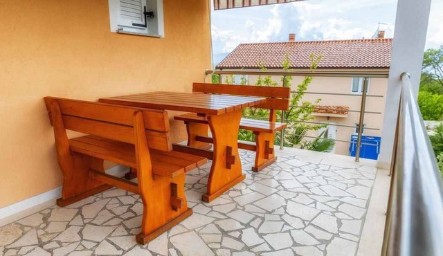 Holiday apartment mit Klimaanlage und Balkon