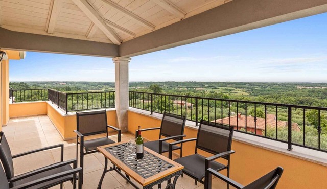 Holiday apartment mit Klimaanlage und Pool