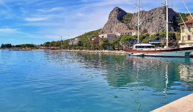 Holiday apartment Omiš for 1 - 8 persons with 3 bedrooms - Holiday apartment