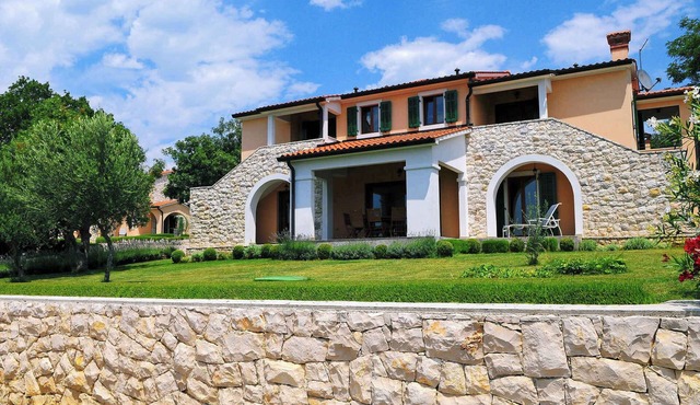 Holiday apartment with air conditioning