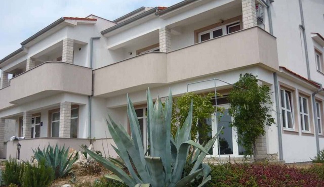 Holiday apartment with barbecue and dishwasher