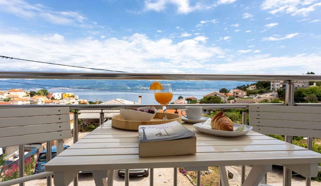 Holiday apartment with beautiful balcony with sea view