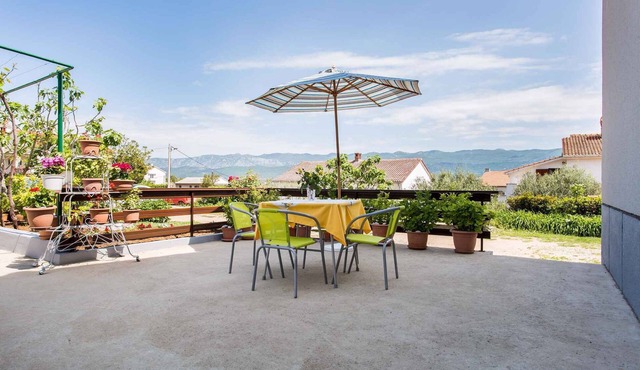 Holiday apartment with barbecue