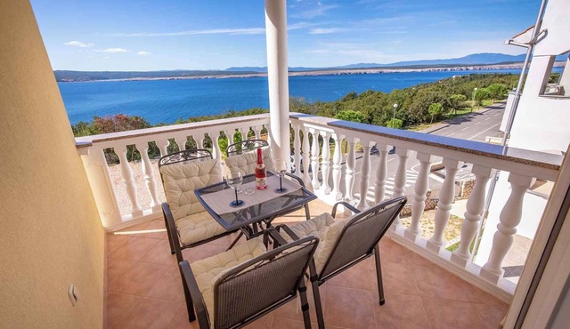 Holiday apartment with sea view and internet access