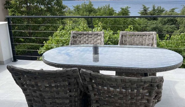 Holiday apartment with terrace and air conditioning