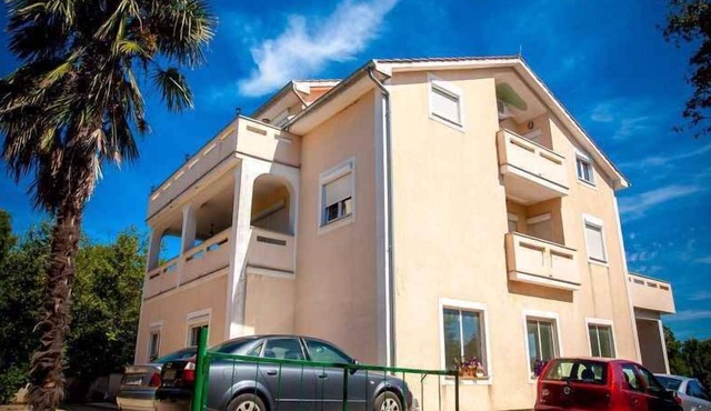Holiday apartment with air conditioning and terrace