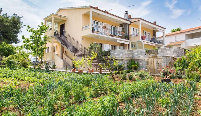 Holiday apartment with SAT-TV 250 m from the Adriatic Sea