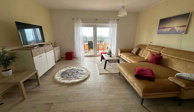 Holiday flat with heatable pool